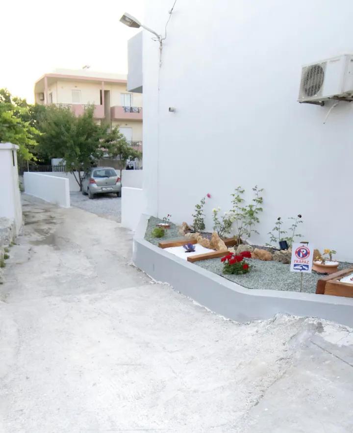Nick And Helen Perivolia (Rethymno) Exterior foto
